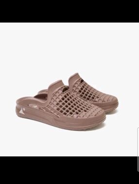 Lusso Cloud Unisex Brown Comfort Water Slip On Shoes In Malt 6M 8W